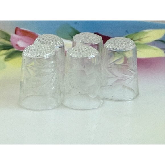 Vintage 40's lot Clear Etched Glass Thimbles Floral Leaves Berries - Picture 1 of 12
